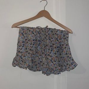 sienna sky flowy floral shorts size small!